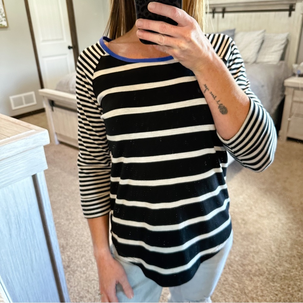 Nine 1 Eight Black & White Striped 3/4 Sleeve Top Women’s Size Medium